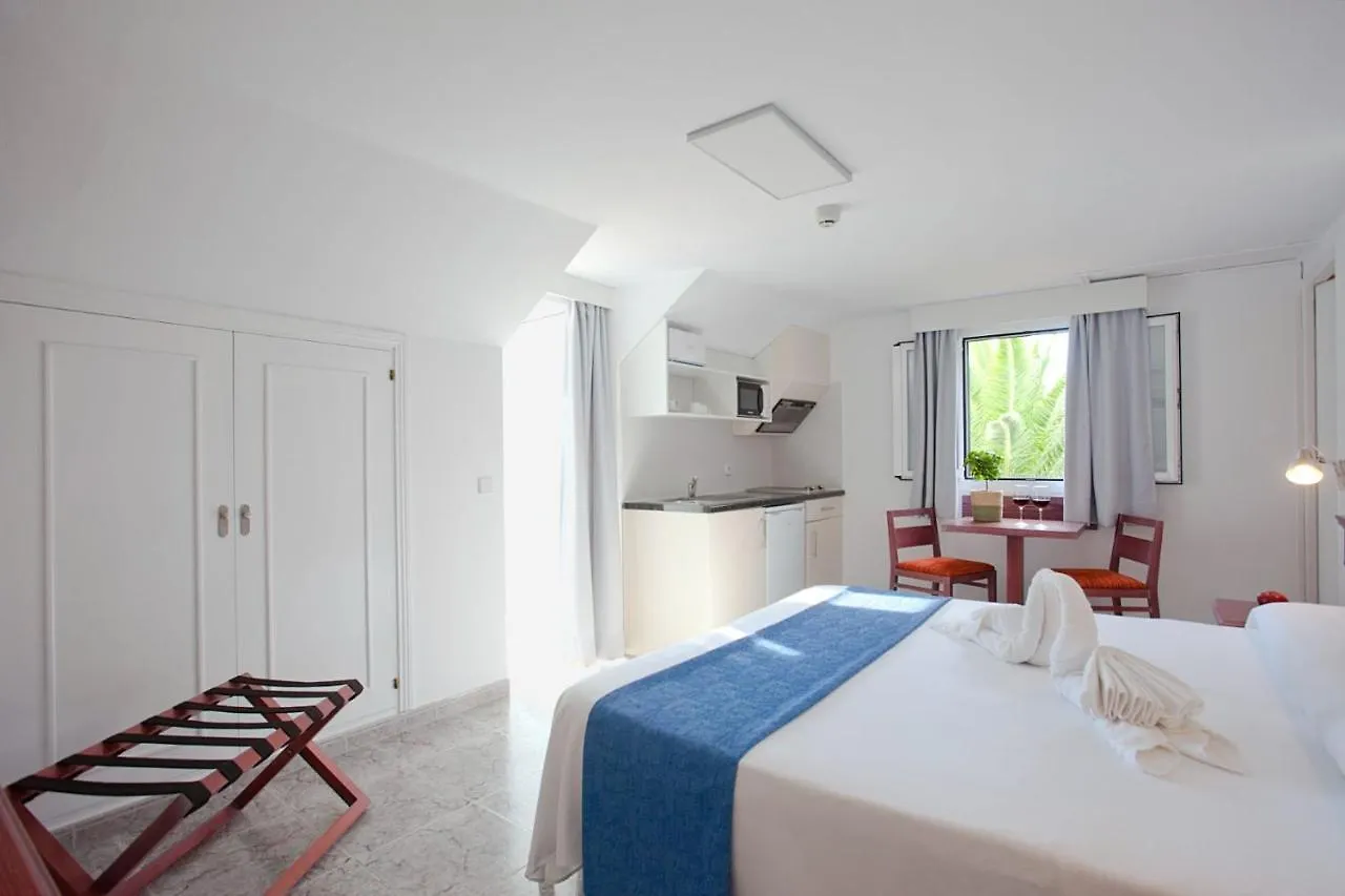Aparthotel Apartamentos Cala Murada Tennis